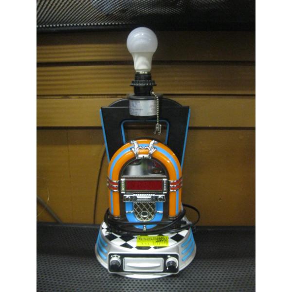 JUKEBOX LAMP W/RADIO - NEEDS SHADE