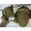 Image 2 : NORTHERN WOODLAND MOCCASINS W/TOBACCO BAG