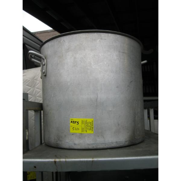 LG. ALUMINUM POT