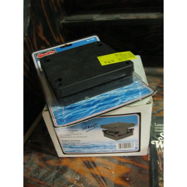 3 SCOTTY'S ROD HOLDERS & PARTS