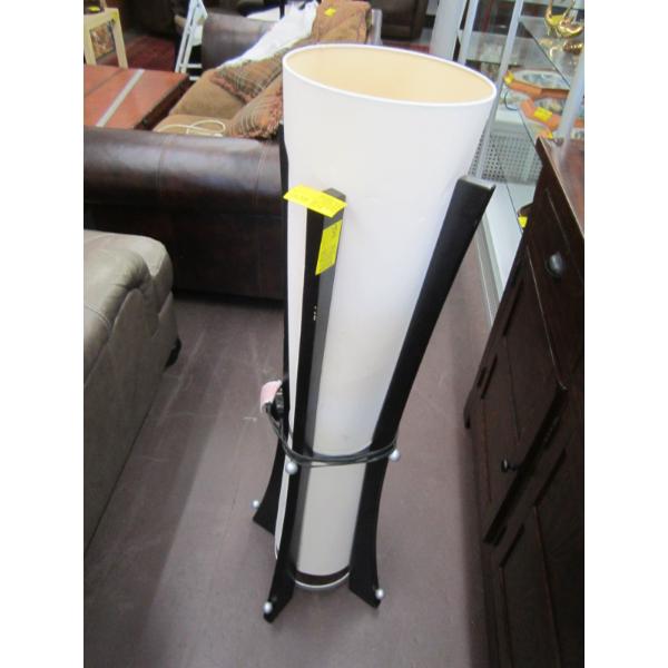 UNIQUE FLOOR STAND FLOOR LAMP