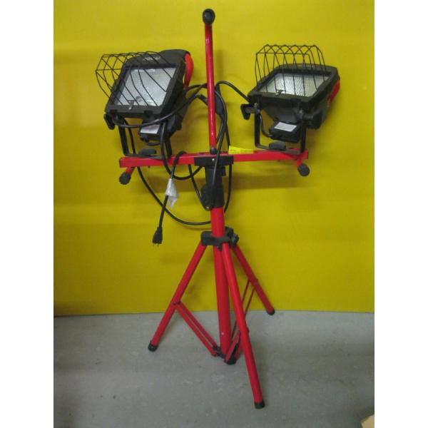 DUAL HEAD SPOTLIGHT W/TRIPOD STAND