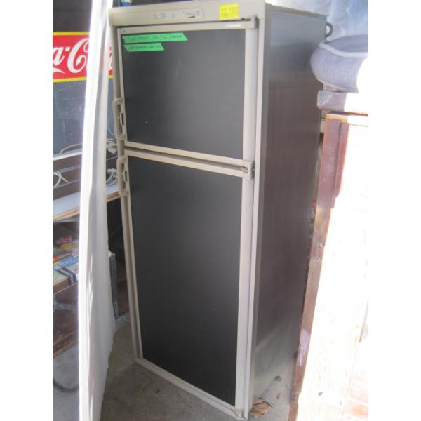 3-WAY RV FRIDGE