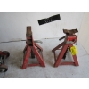 Image 2 : HYDRAULIC JACK & 2 - 2 TON JACKSTANDS