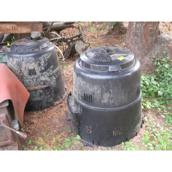 2 EARTH MACHINE COMPOST BINS & A SUPER SPINNER