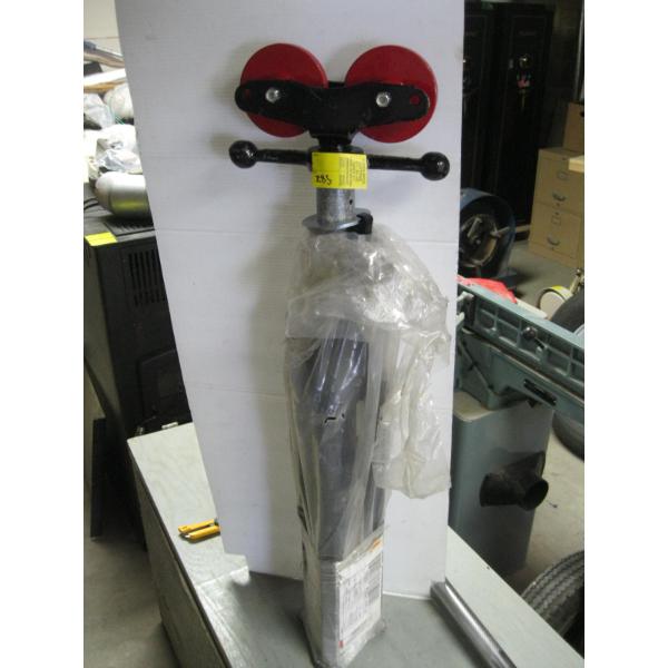 2000LB CAPACITY ADJUSTABLE ROLLER STAND