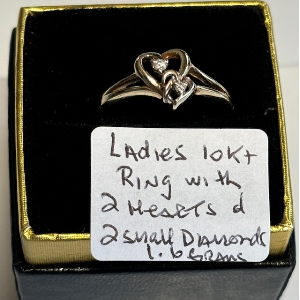 LADIES 10KT RING W/2 HEARTS & 2 SM. DIAMONDS, 1.6GR SZ 7 1/2