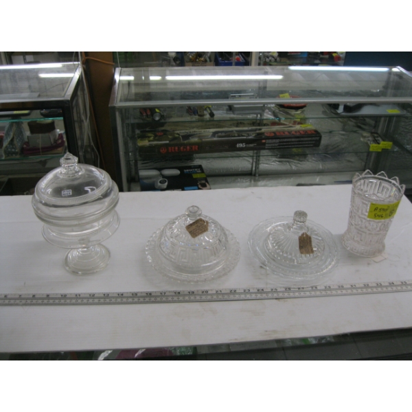 4 PIECES OF VINTAGE GLASSWARE