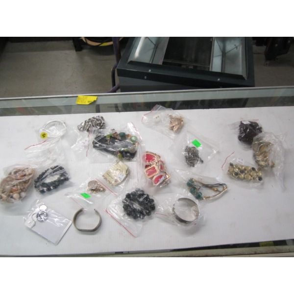 TUB OF COSTUME JEWELLERY