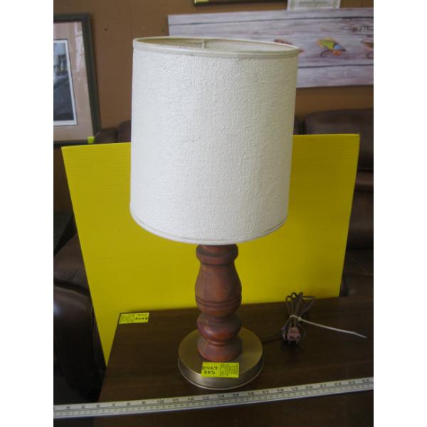 TURNED TABLE LAMP