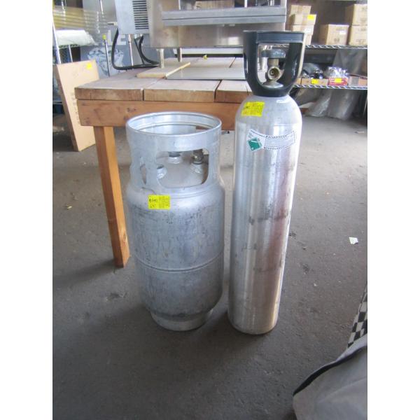 FORKLIFT PROPANE TANK & A HELIUM COMPRESSED TANK