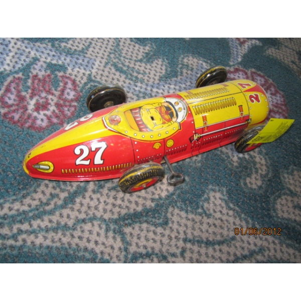 WIND UP TIN RACING CAR