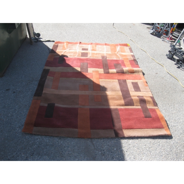 APPROX. 5X7 WOOL CARPET