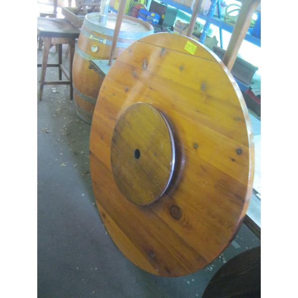 ROUND WOODEN TOP W/CENTER LAZY SUSAN