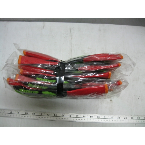 6 PAIR OF SZ 8 GLOVES