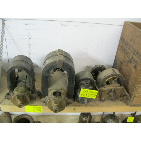 4 MAGNETOS