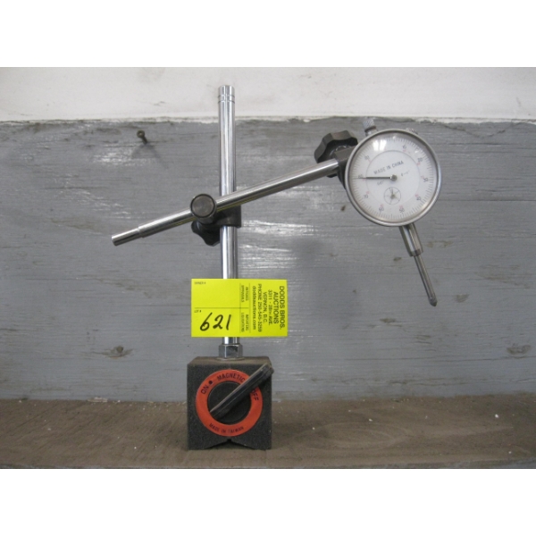 DIAL INDICATOR ON MAGNETIC BASE