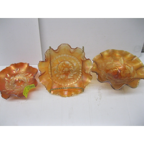 3 PIECES OF CARNIVAL GLASS