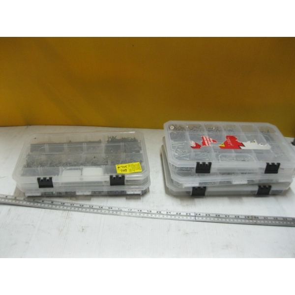 5 FLAT PLASTIC SCREW & BOLT HOLDERS