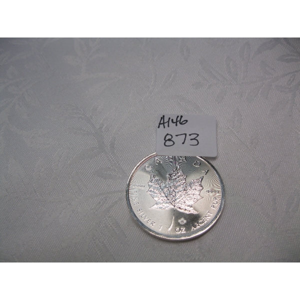 CDN .999 FINE SILVER 1 OZ $5 COIN W/MAPLE LEAF (TAX EXEMPT)