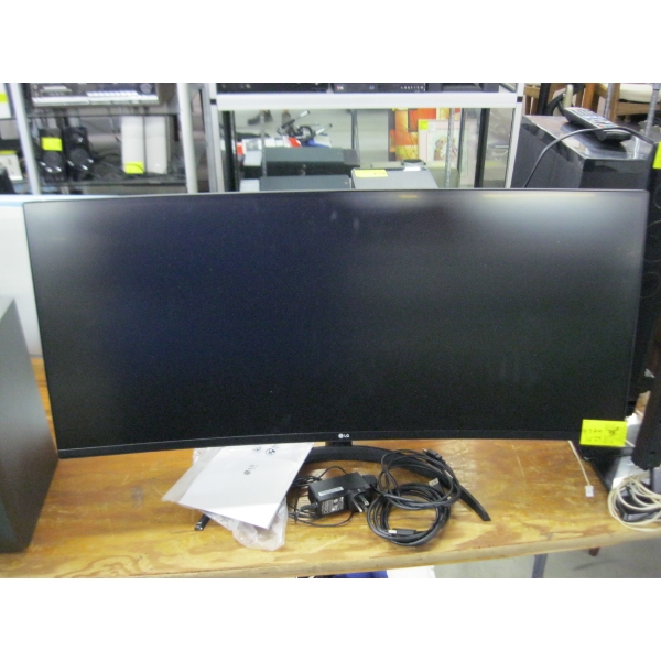 34" CURVED LG MONITOR