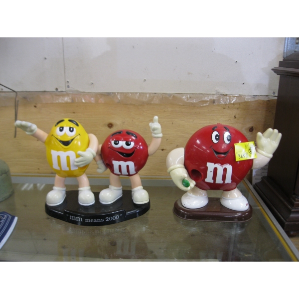 2 M&Ms FIGURINES
