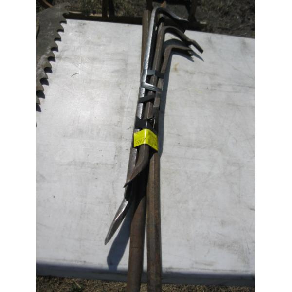 BUNDLE OF PRYBARS