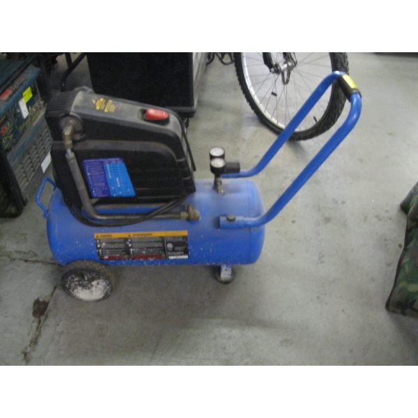 SM. PORTABLE MASTERCRAFT AIR COMPRESSOR