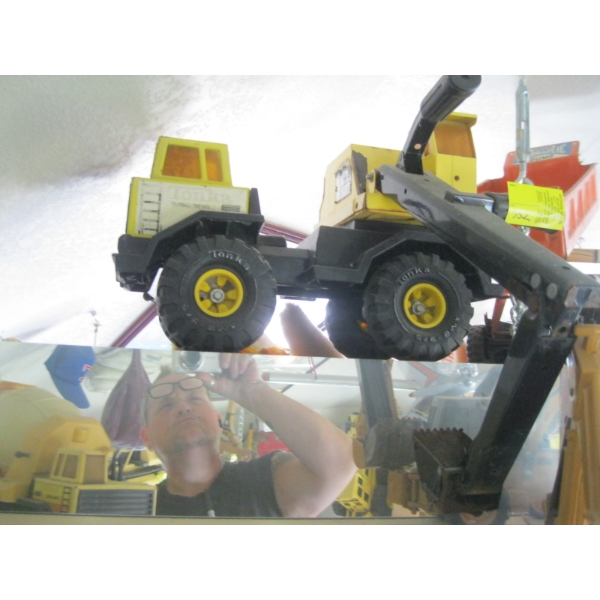 TONKA WHEELED EXCAVATOR