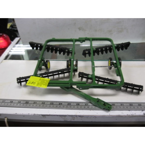JOHN DEERE DISC IMPLEMENT