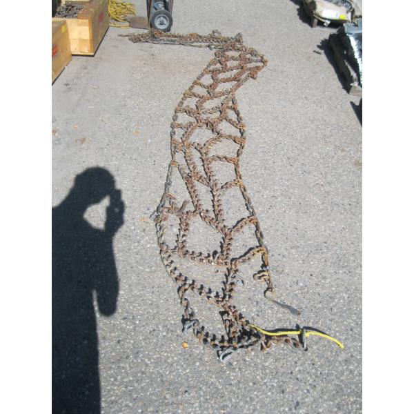 LG. SET OF TRACTOR CHAINS