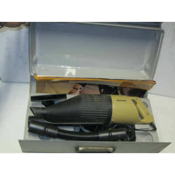 HANDHELD 12V VACUUM