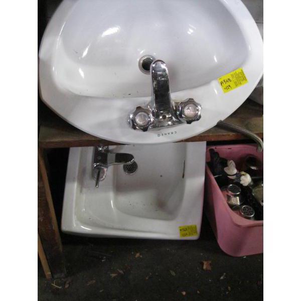 2 SINKS W/TAPS