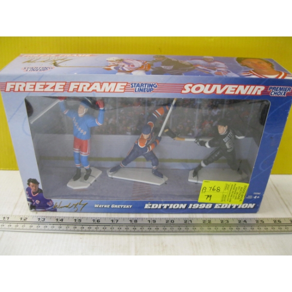 3 GRETZKY FIGURINES
