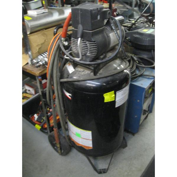SANDBORN UPRIGHT AIR COMPRESSOR