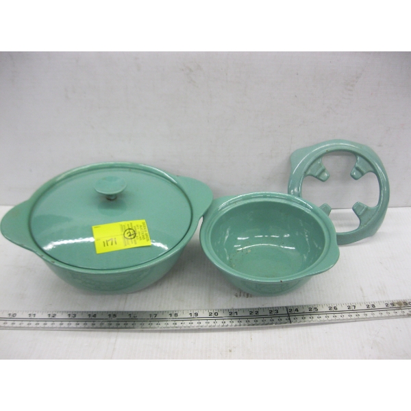 FINDLAY ENAMEL POT ON STAND W/LID & EXTRA BOWL