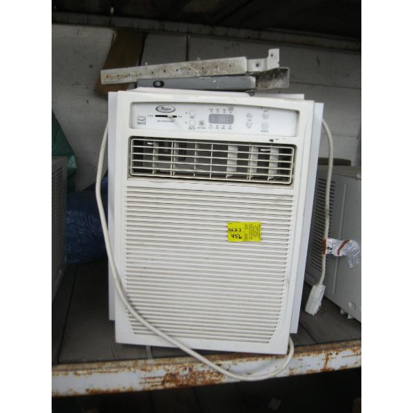 WHIRLPOOL 8200BTU WINDOW MOUNT AIR CONDITIONER