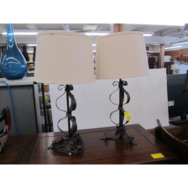 PAIR OF TABLE LAMPS