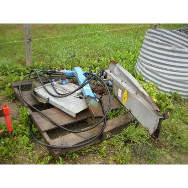 MUNCKHOF HEDGE OR VINE TRIMMER - HYDRAULIC DRIVEN