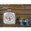 Image 1 : SM. SCALE & A JAM SERVING DISH