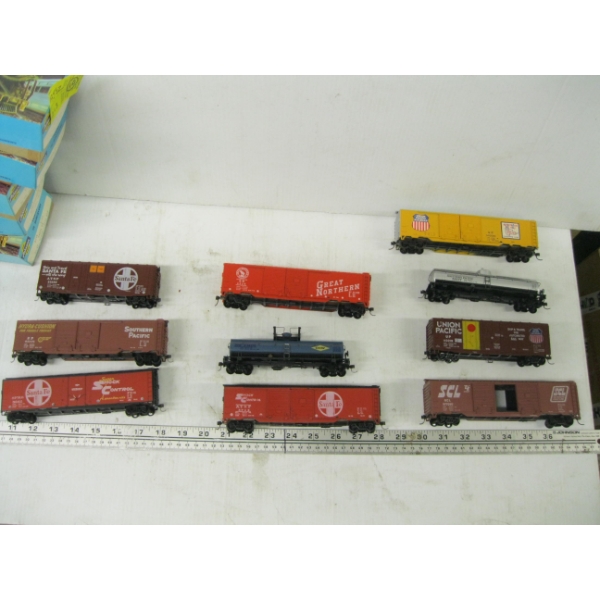 10 TRAIN CARS - 40 & 50'