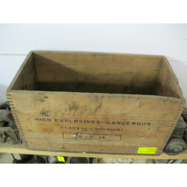 WOODEN DOVETAIL EXPLOSIVE BOX