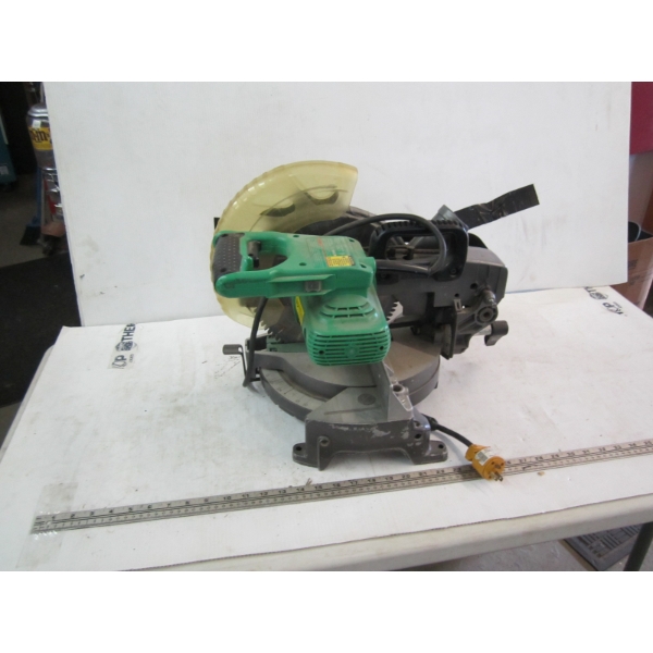 HITACHI COMPOUND MITER SAW