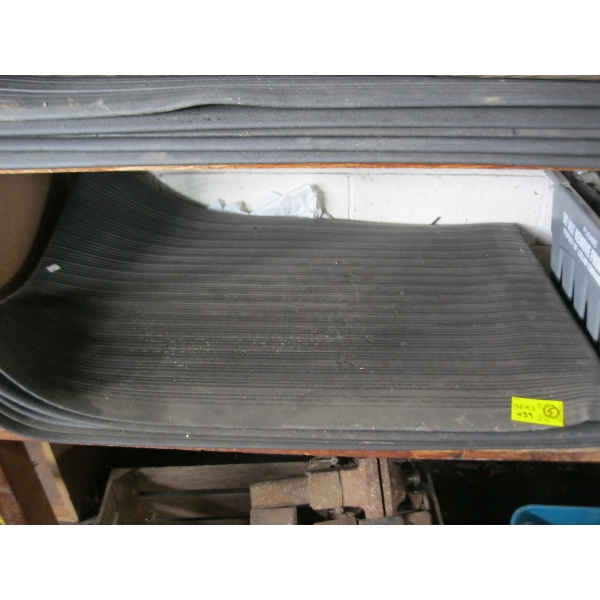 5 RUBBER MATS