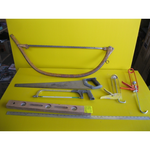 ASST. SAWS & A WOODEN LEVEL