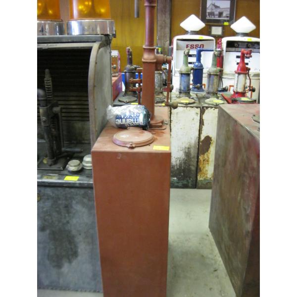 BENNETT OIL PUMP & TANK