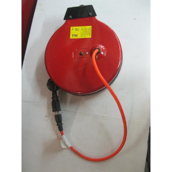RETRACTABLE EXTENSION CORD
