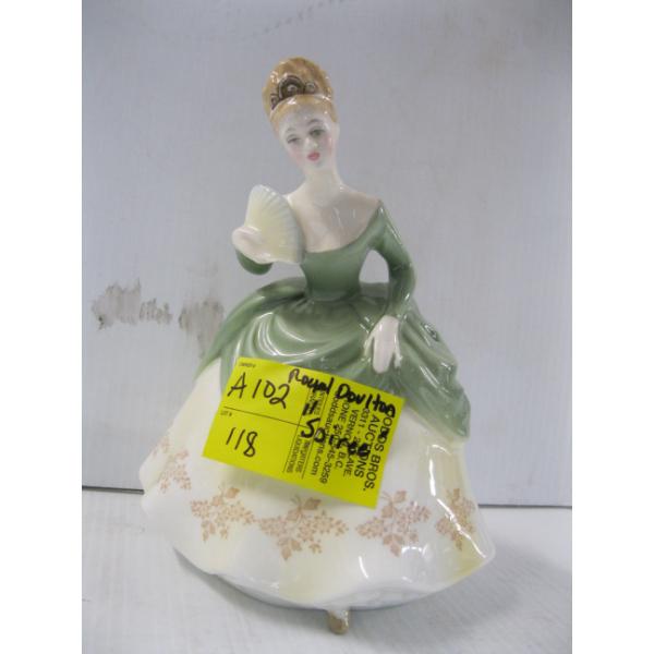ROYAL DOULTON FIGURINE "SOIREE"