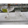 Image 1 : 2 PIECES OF VINTAGE GLASSWARE