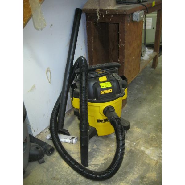 DEWALT SHOP VAC